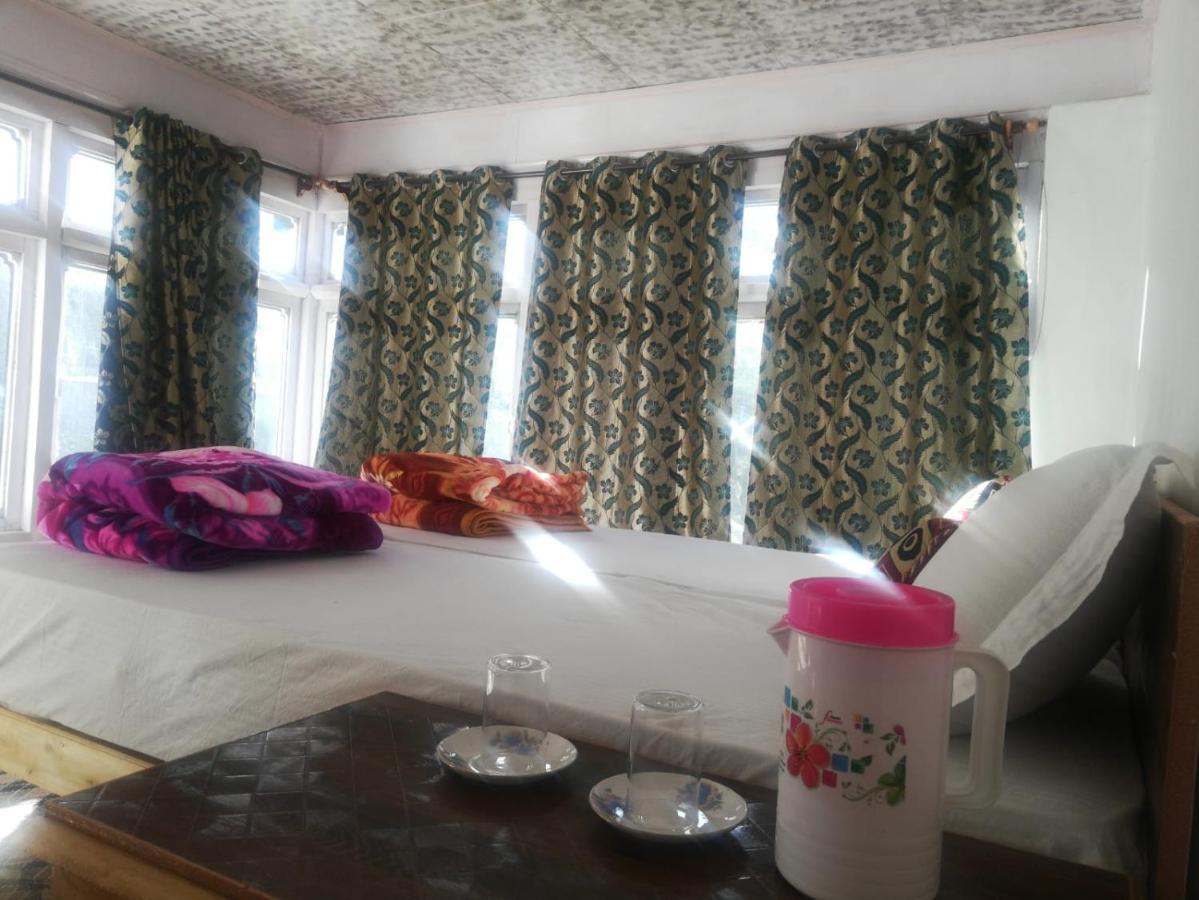 Sernang Homestay Hundar Exteriér fotografie