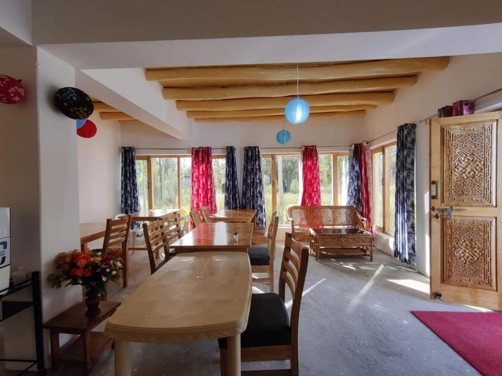 Sernang Homestay Hundar Exteriér fotografie