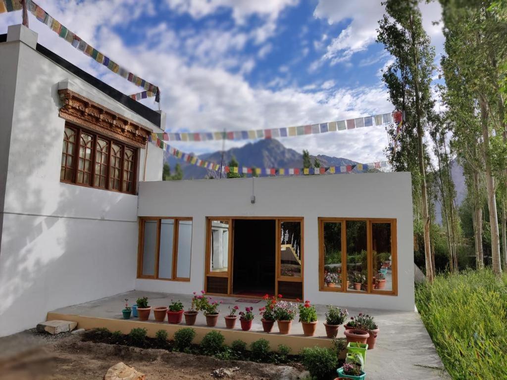 Sernang Homestay Hundar Exteriér fotografie