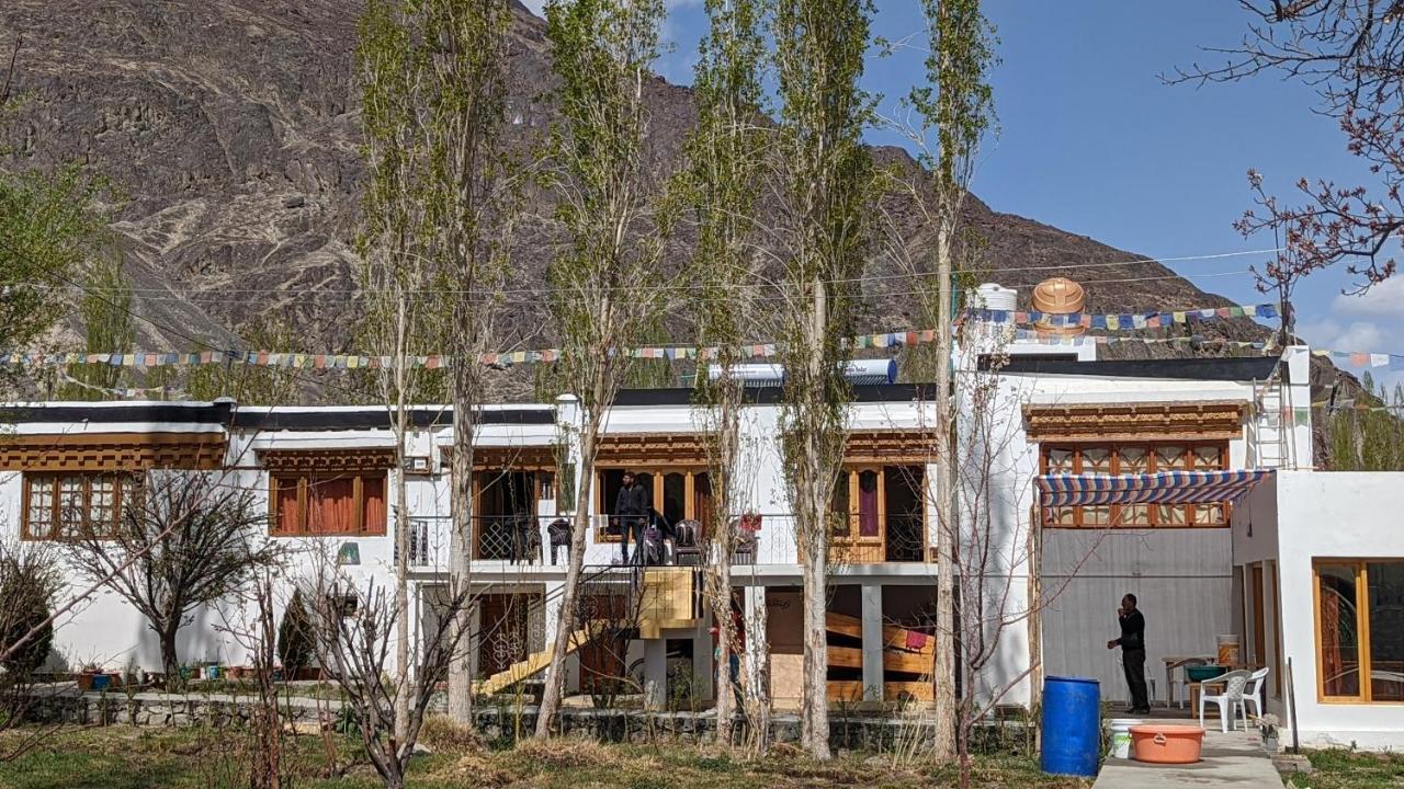 Sernang Homestay Hundar Exteriér fotografie